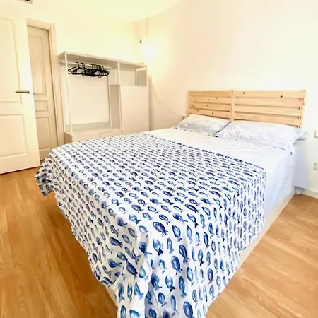 Charming 1-bed In Apartment *
